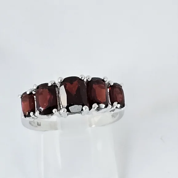 Genuine Red Garnet 5 Stone & Diamond Ring in Sterling Silver! Sz 8! - Picture 1 of 10